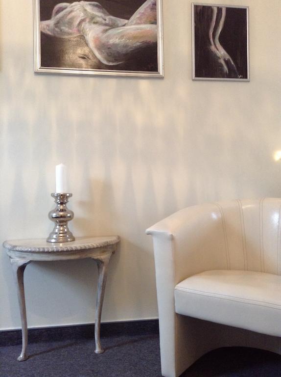 Lika Panzio Gyula Hotell Exteriör bild